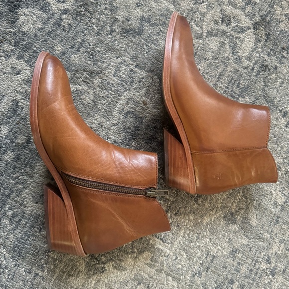 Frye Farrah Inside Zip Size 8 - Picture 7 of 9